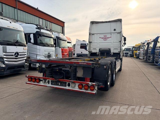 DAF XF 530 FAN / LENK+LIFT / 1.HD / STAND * ALCOA Kamioni-šasije