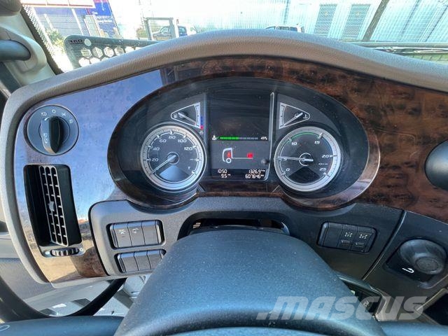 DAF XF 530 SC ! Schaltgetriebe ! Hydraulik! Intarder Vilcēji