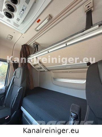 DAF XF530 FT 4x2 mit Kroll, ADR Saug- /Druckanhänger Camiones aspiradores/combi