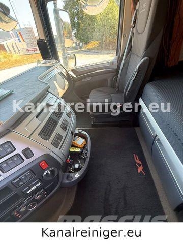 DAF XF530 FT 4x2 mit Kroll, ADR Saug- /Druckanhänger Camiones aspiradores/combi