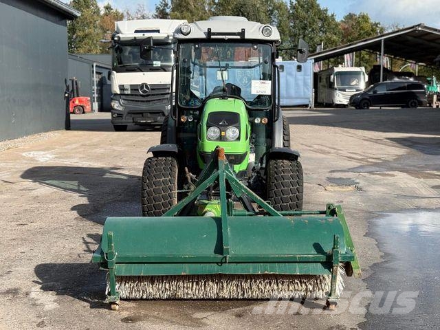 Deutz-Fahr Agrokid 230 Hofschlepper +Kehrbesen&amp;Mähwerk Traktoren