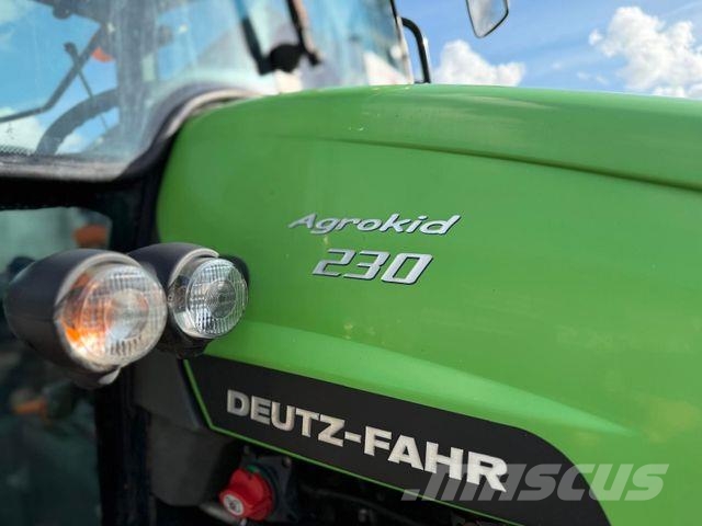 Deutz-Fahr Agrokid 230 Hofschlepper +Kehrbesen&amp;Mähwerk Traktoren