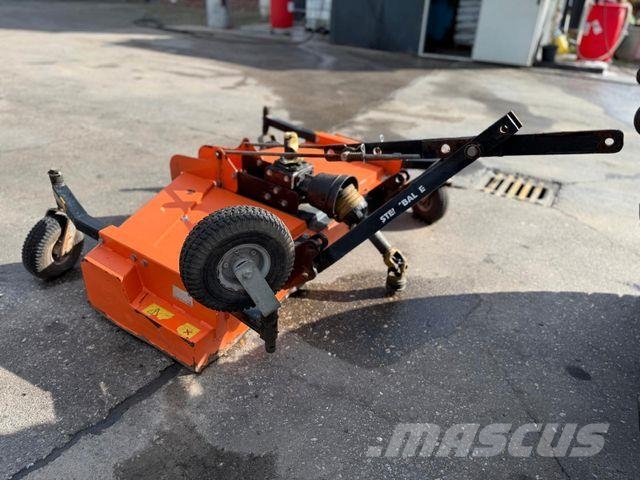 Deutz-Fahr Agrokid 230 Hofschlepper +Kehrbesen&amp;Mähwerk Traktoren