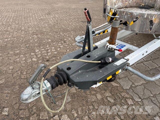 Dino 120 T, Arbeitshöhe 12m, Hydr. Radantrieb Trailer mounted aerial platforms