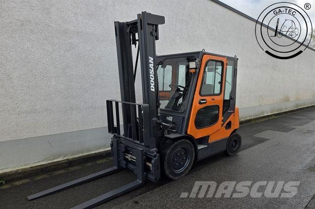 Doosan D25S-5 Dīzeļa autoiekrāvēji