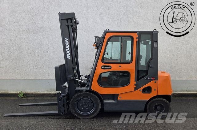 Doosan D25S-5 Dīzeļa autoiekrāvēji