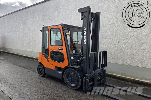Doosan D25S-5 Dīzeļa autoiekrāvēji