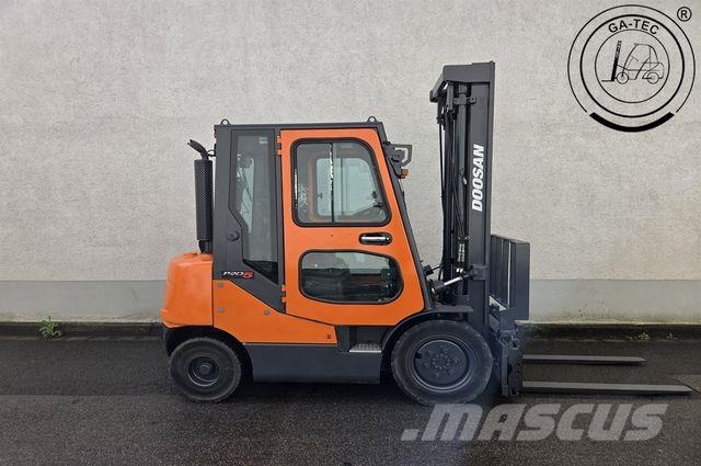Doosan D25S-5 Dīzeļa autoiekrāvēji