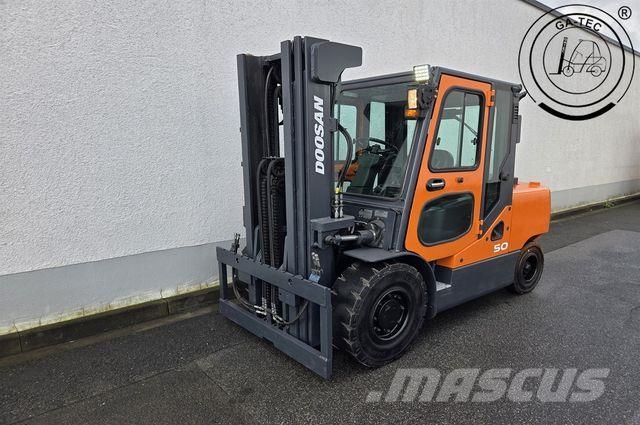 Doosan D50C-7 Dīzeļa autoiekrāvēji