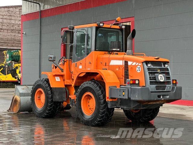 Doosan DL 200 inkl. Schaufel &amp; Gabel Bj.2013 107kW Kolesové nakladače