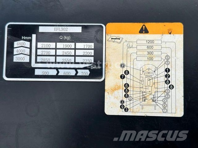 EP EFL 302 Elektrostapler BJ.2020 Вилични кари-повдигачи - други