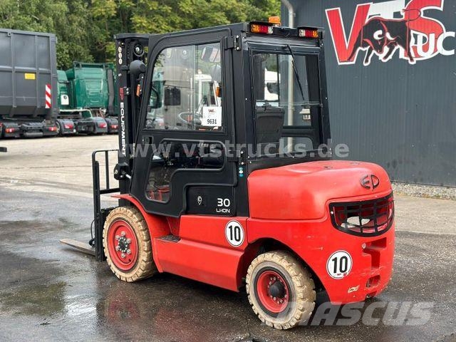 EP EFL 302 Elektrostapler BJ.2020 Вилични кари-повдигачи - други