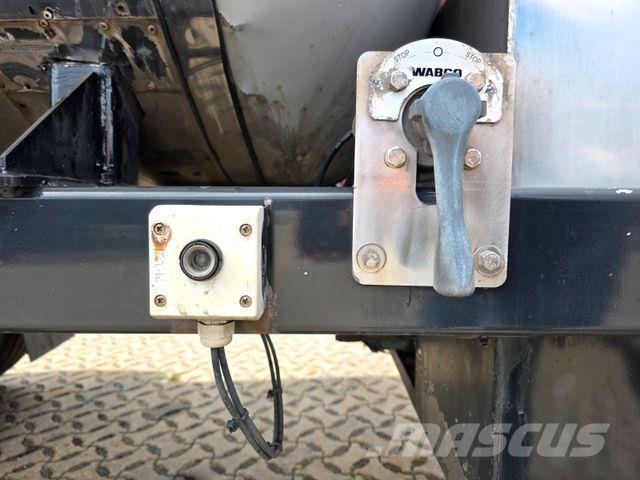  Eurotank STN27 Polprikolice cisterne