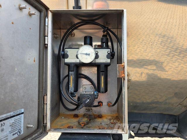  Eurotank STN27 Polprikolice cisterne