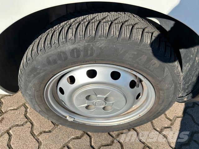 Fiat Fiorino KA/ Heckflügelt/ AC/ Dachträger/ 29.Tkm Dostavna vozila / kombiji