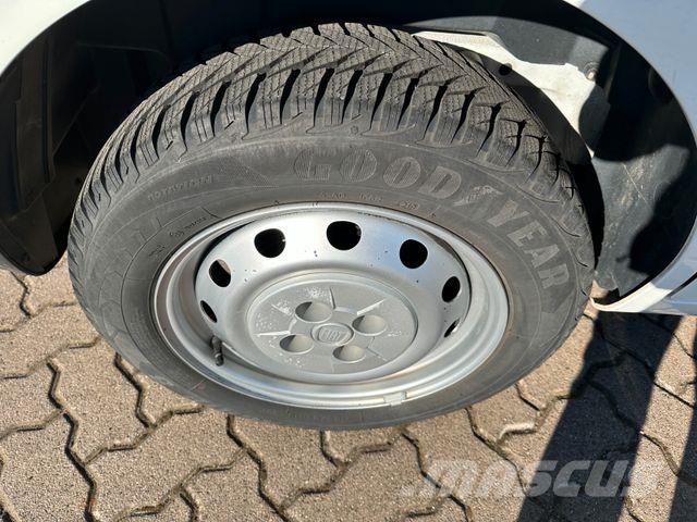 Fiat Fiorino KA/ Heckflügelt/ AC/ Dachträger/ 29.Tkm Dostavna vozila / kombiji