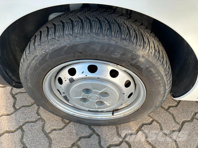 Fiat Fiorino KA/ Heckflügelt/ AC/ Dachträger/ 29.Tkm Dostavna vozila / kombiji