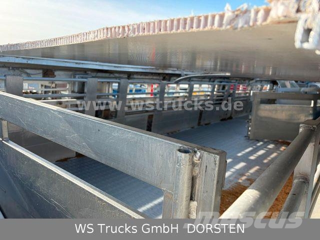Finkl 3 Stock Hubdach Typ 2 "Unfall" Polprikolice za prevoz živine
