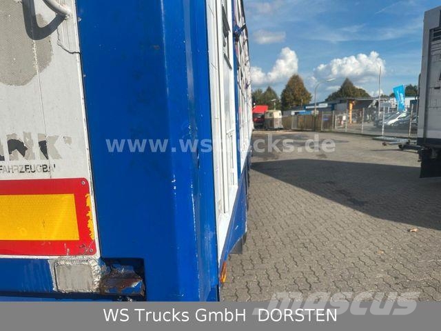 Finkl 3 Stock Hubdach Typ 2 "Unfall" Eläinkuljetuspuoliperävaunut