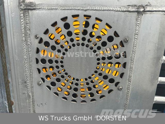 Finkl 3 Stock Hubdach Typ 2 Viehtransportauflieger
