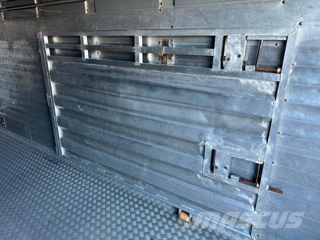 Finkl VTA 10 1.Stock Viehanhänger Veetransport aanhanger