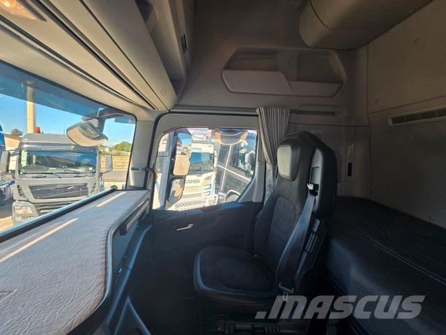 Ford F-MAX * SCHUBBODEN * STANDKLIMA * RETARDER * ACC Motrici e Trattori Stradali
