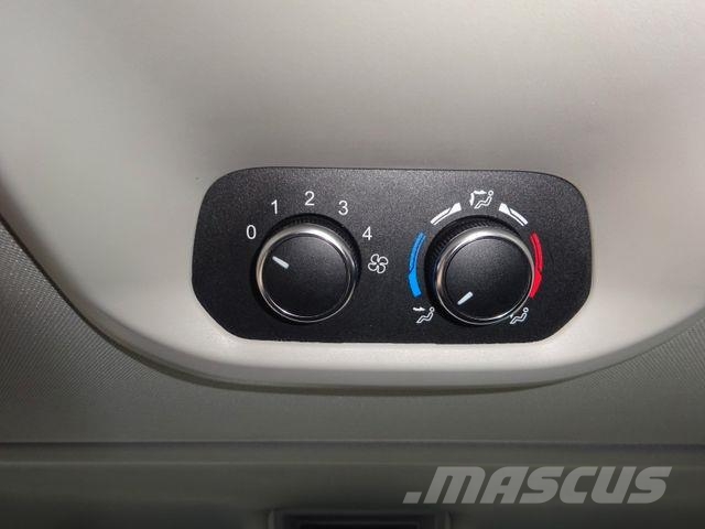 Ford Tourneo Custom 185PS Titanium L2 Bi-Xenon Varevogne