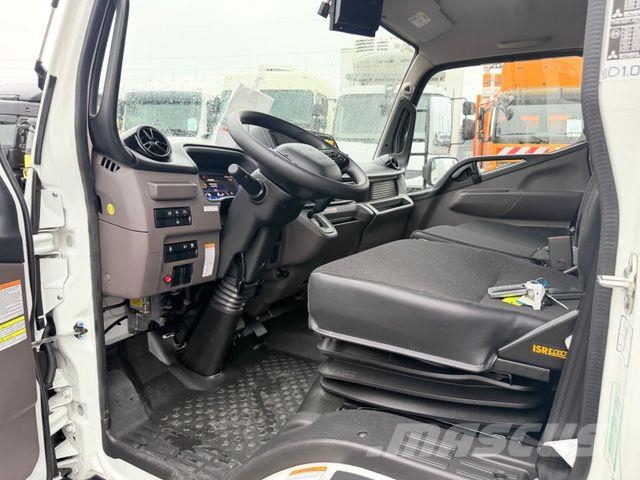 Fuso Canter 7C18/Koffer+LBW/kurz/NUR1800KM/Automatik Kapali kasa kamyonetler