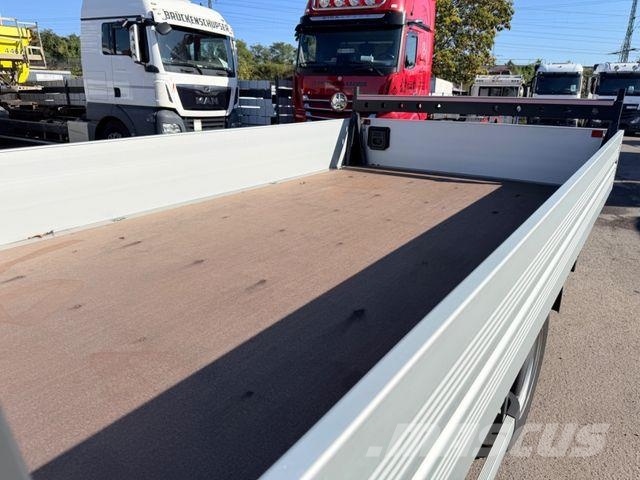 Fuso eCanter 4C15e/3-Sitzer/Scattolini-Pritsche/2TKM/ Kiperi