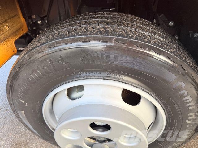 Fuso eCanter7C18e/200kmReichweite/L-Batterie/3Sitze Utilitaire benne