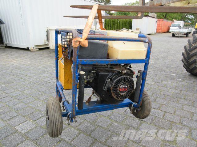 GEKO 6501 ED-AA Notstromaggregat: 220/ 400V Diesel Generators