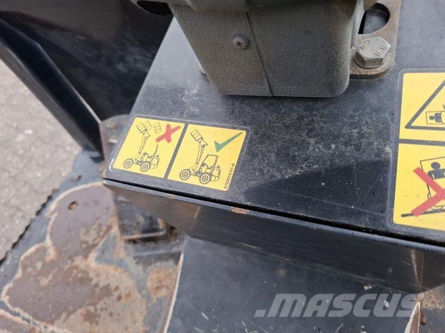 GiANT V 452 XTRA org1154Std GEW.2400 kg Bj2016 T Backhoe loaders