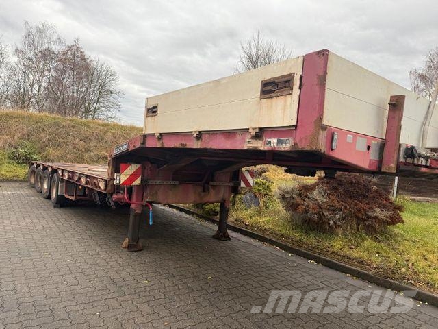 Goldhofer STZ-L4-44/80A Low loader-semi-trailers