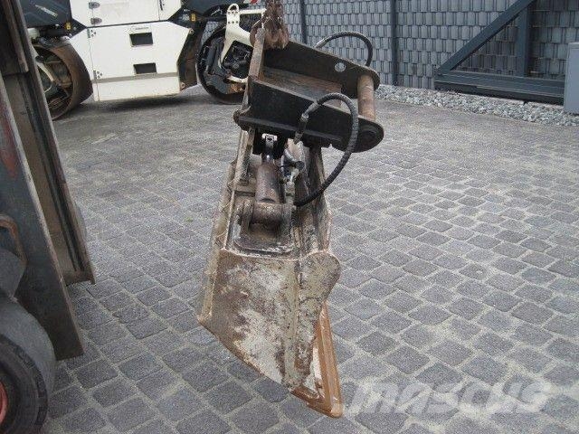 Grabenräumlöffel schwenkbar mit Lehnhoff Aufnahme Other