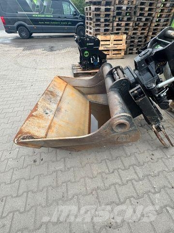 Hitachi ZX 135 履带挖掘机