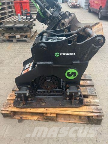 Hitachi ZX 135 履带挖掘机
