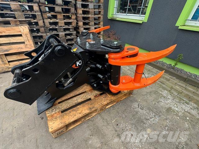 Hitachi ZX 135 履带挖掘机