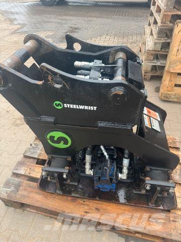 Hitachi ZX 135 履带挖掘机