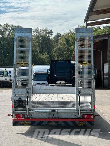 Humbaur HBTZ Tandem-Hochlader mit Laderampen Remolques para transporte de vehículos