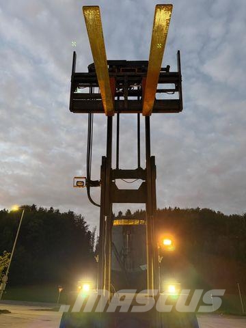Hyster 9.00 Apvidus autokrāvējs