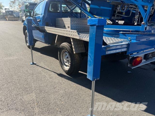 Isuzu D-MAX 4x4 Allrad Möbellift Short25m 400Kg KLAAS Kranwagen
