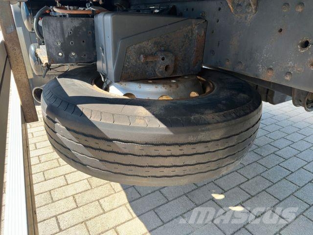 Iveco 180E25 EUROCARGO*Insulated KOFFER*LIFT TAIL Caminhões baú