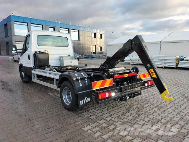 Iveco 70C18H Abrollkipper HYVA HKS-5 Camion con gancio di sollevamento