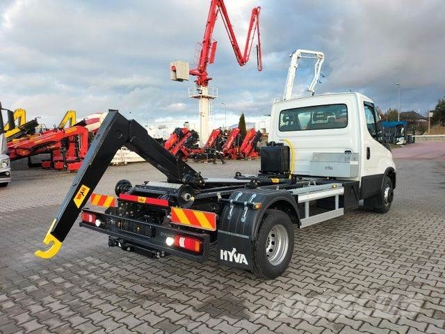 Iveco 70C18H Abrollkipper HYVA HKS-5 Camion con gancio di sollevamento