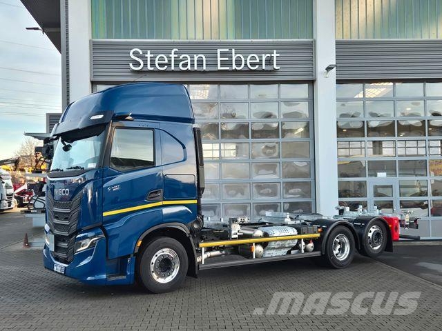 Iveco AS260S50Y/FS CM 6x2-4 BDF Standklima 2xAHK Cam Camiones con chasís y cabina