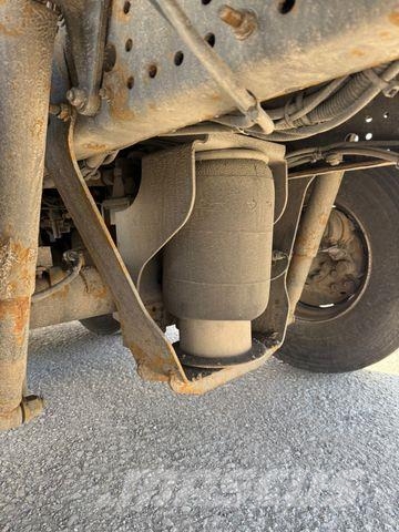 Iveco AS260SY/FP-CM شاحنات بغطاء جانبي