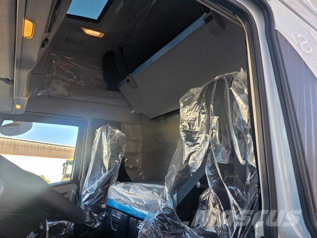 Iveco AS440S50T/FP, Intarder, ADR AT,EXII,EXIII,FL Vlačilci