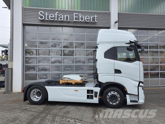 Iveco AS440S58T/P, ADR Gefahrgut AT,EXII,EXIII,FL Vilcēji