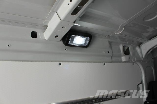 Iveco Daily 35S14B V Kastenwagen パネルバン