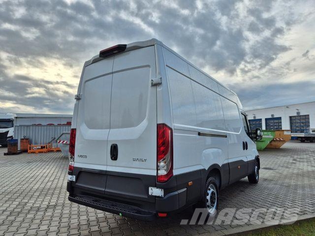 Iveco Daily 35S14B V Kastenwagen パネルバン
